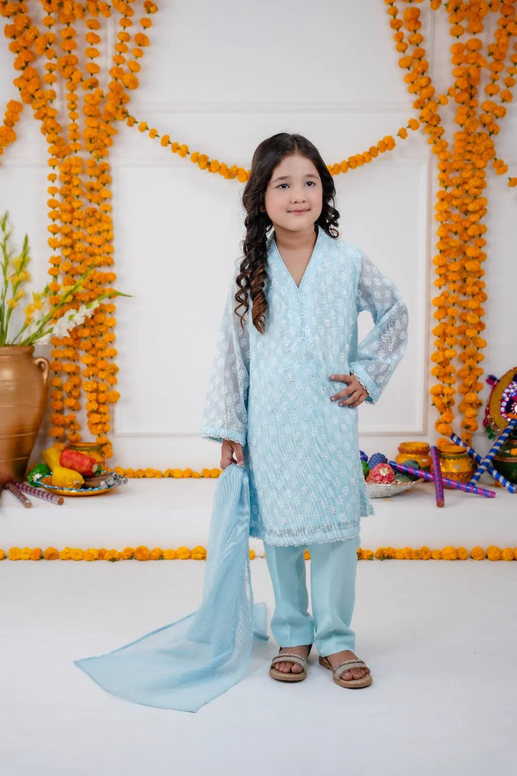 Chic and Comfy: Chambre Blue Kids Set 3-Piece Stitched